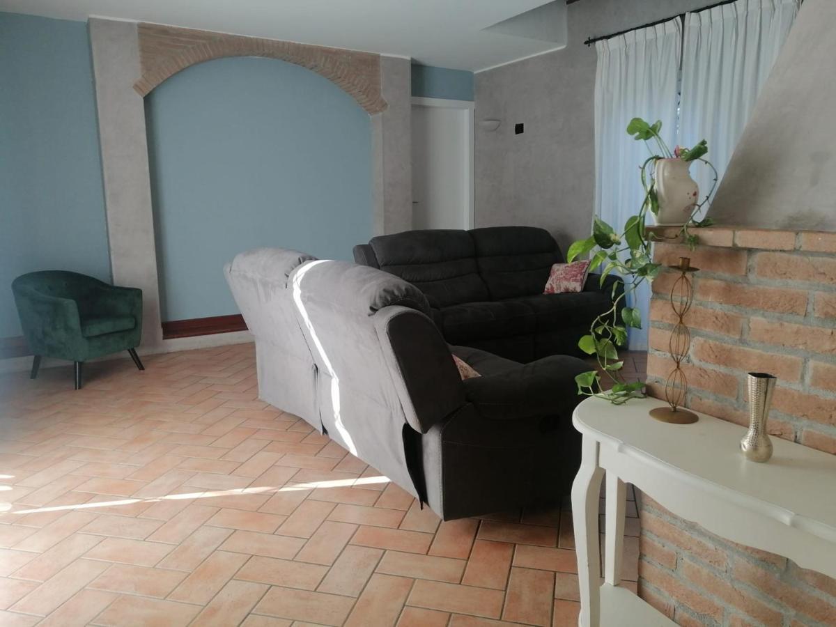 Lussuosa Villa Vicino Alla Stazione Caronno Pertusella Bagian luar foto