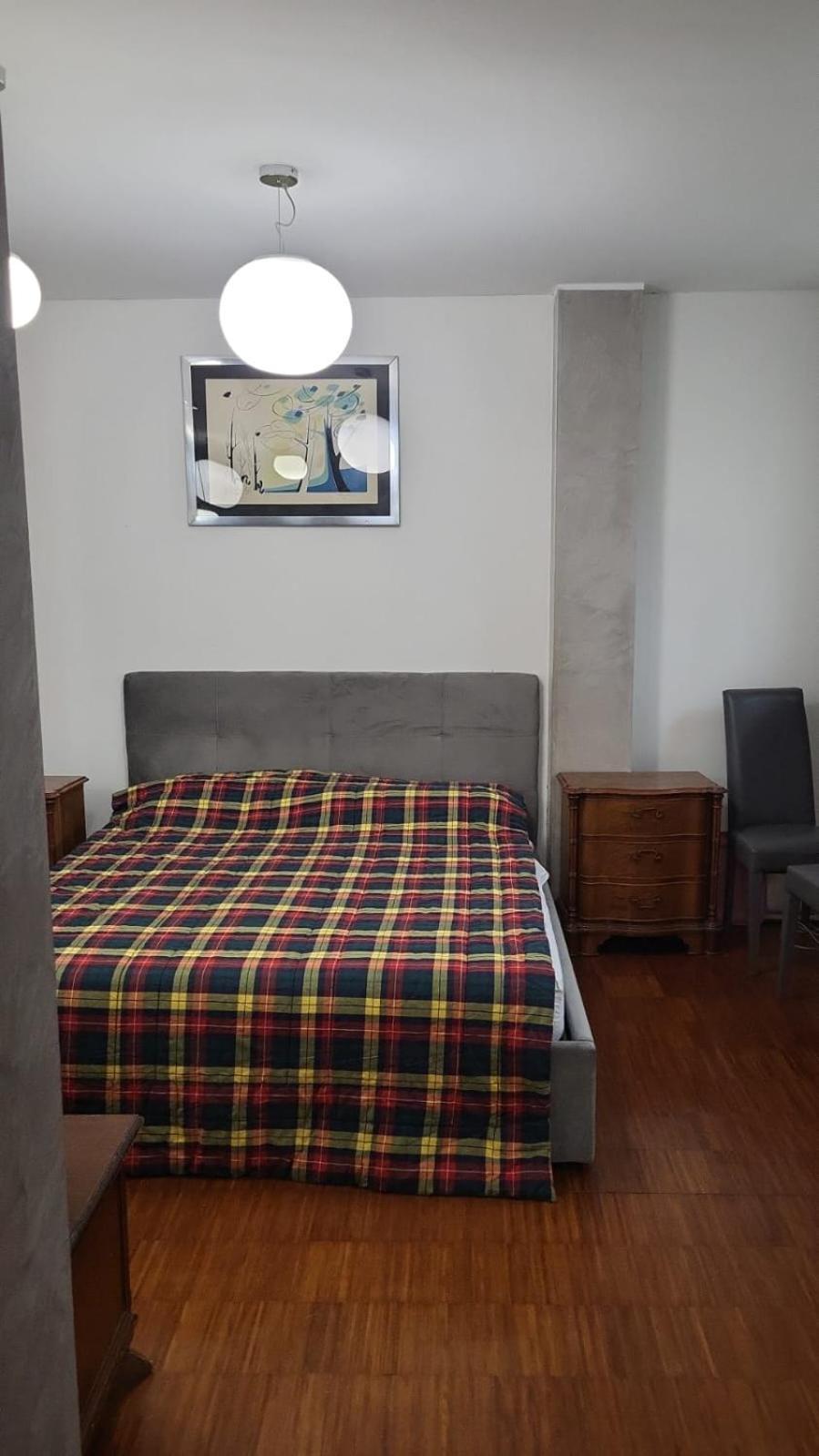 Lussuosa Villa Vicino Alla Stazione Caronno Pertusella Bagian luar foto